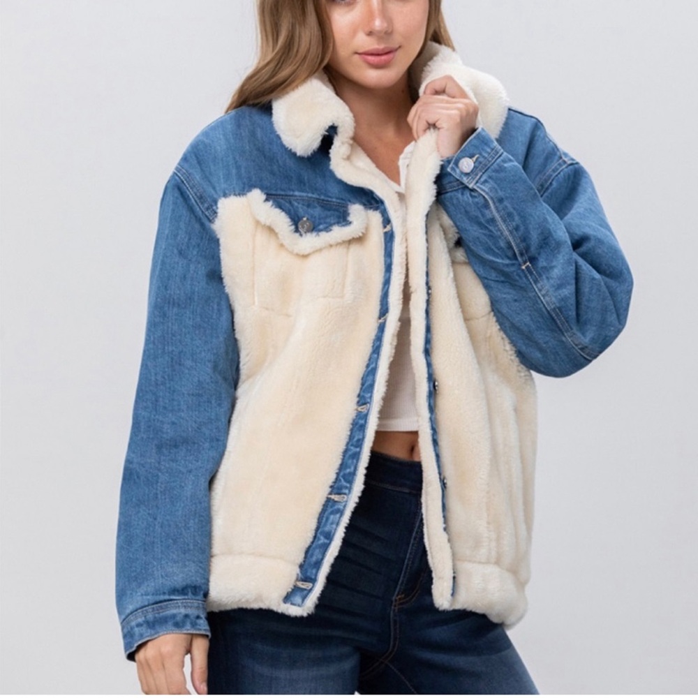 NWT Denim Jacket Sherpa Lined Trucker Sz MD Cozy Boxy Western
